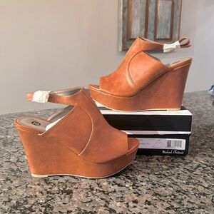 Michael Antonio cognac wedge peep toe NIB 7.5